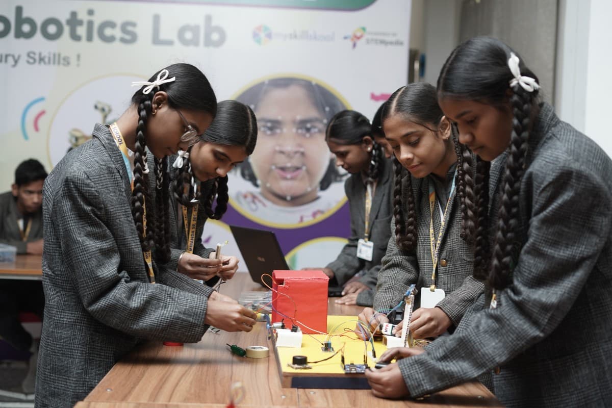 STEM and robotics at Miranda School
